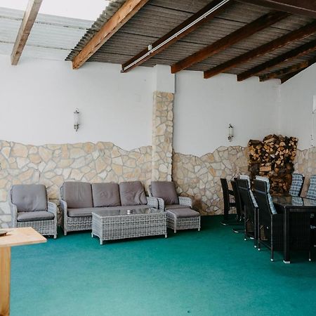 Apartment Rado 75M2 Mit Garten Und Terrasse Winden am See Exterior photo