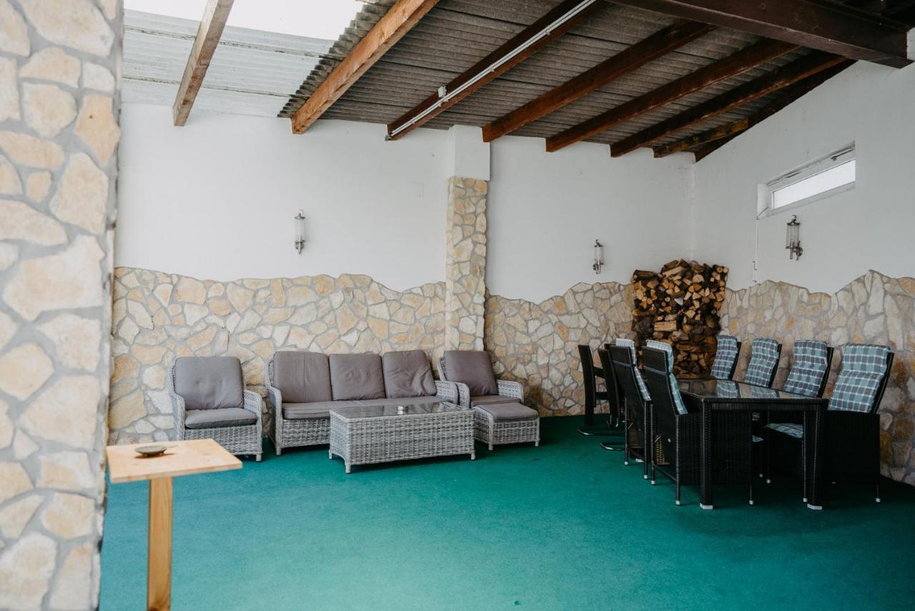 Apartment Rado 75M2 Mit Garten Und Terrasse Winden am See Exterior photo